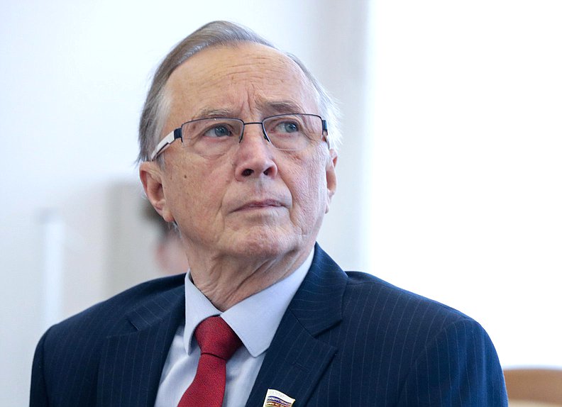 Первый заместитель Председателя Комитета по развитию гражданского общества, вопросам общественных и религиозных объединений Николай Бурляев