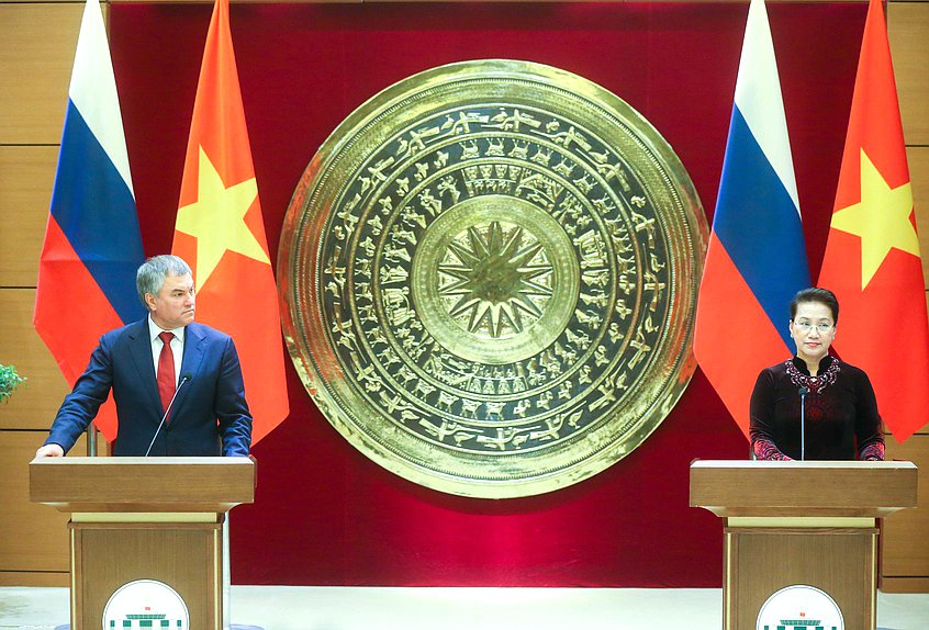 Chairman of the State Duma Viacheslav Volodin and Chairwoman of the National Assembly of the Socialist Republic of Vietnam Nguyễn Thị Kim Ngân