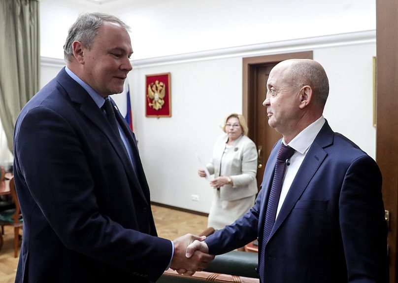 Заместитель Председателя Государственной Думы Петр Толстой и депутат Народного Собрания Гагаузии Сергей Чимпоеш