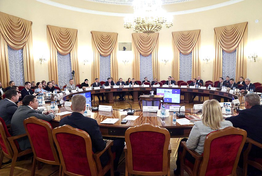 Заседание рабочей группы по межсекторному взаимодействию бизнеса и органов публичной власти на региональном и муниципальных уровнях