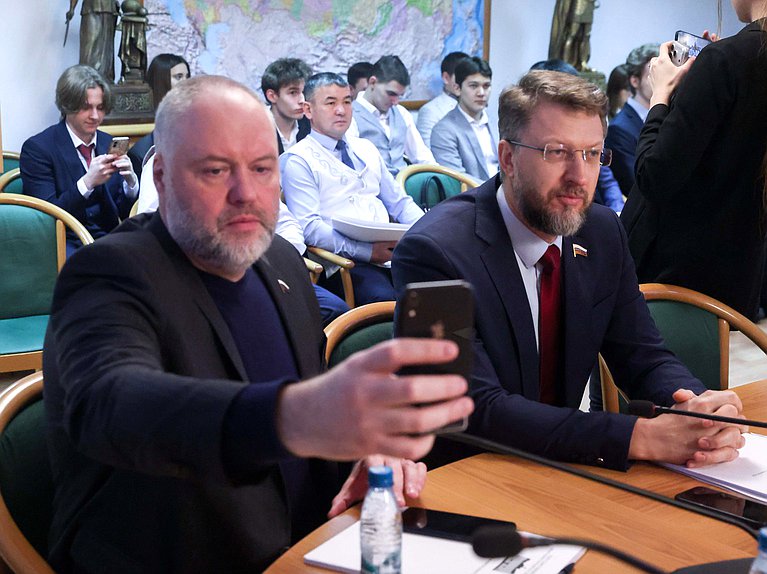 Члены Комитета по развитию Дальнего Востока и Арктики Николай Новичков и Дмитрий Погорелый