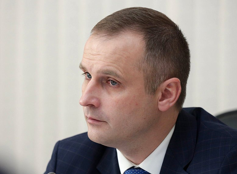 Председатель Комитета по охране здоровья Сергей Леонов