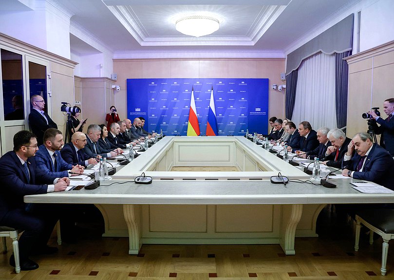 Первое заседание Межпарламентской комиссии по сотрудничеству между Государственной Думой и Парламентом Республики Южная Осетия