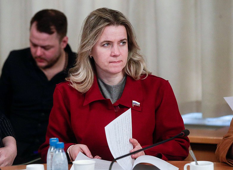 Член Комитета по защите семьи, вопросам отцовства, материнства и детства Ольга Коробова