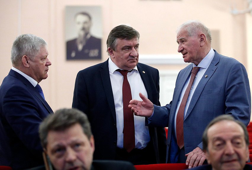 Председатель Государственной Думы Вячеслав Володин принял участие в совместном заседании президиума Российской академии наук и ученого совета НИЦ «Курчатовский институт», посвященное вопросам обеспечения биобезопасности