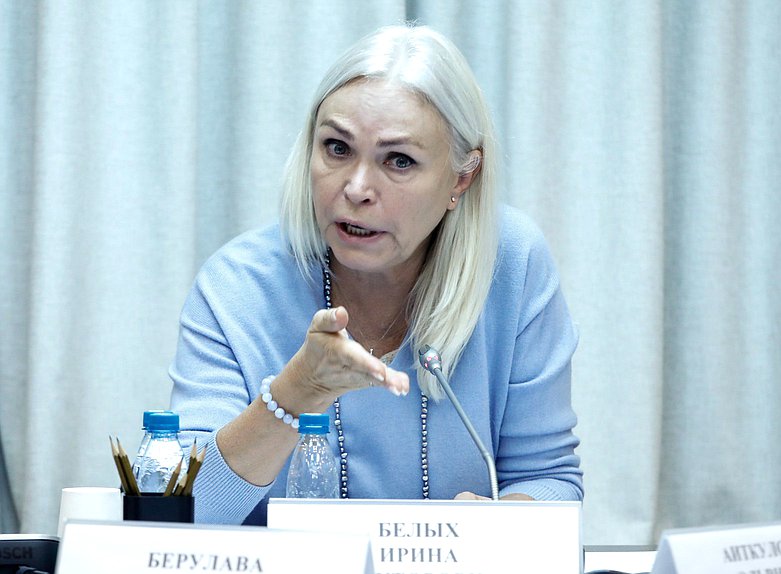 Председатель Комитета по просвещению Ирина Белых