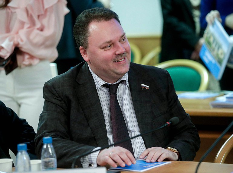 Заместитель Председателя Комитета по экономической политике Артем Кирьянов