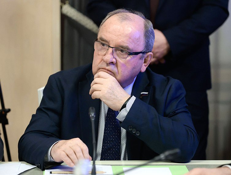 Член Комитета по бюджету и налогам Виктор Селиверстов