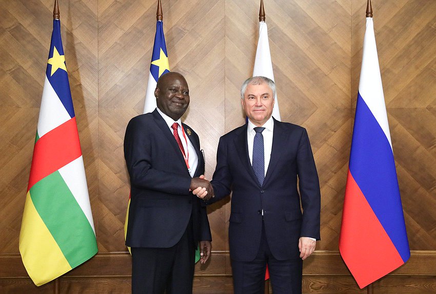 Vyacheslav Volodin, Jefe de la Duma Estatal, y Mathieu Simplice Sarandji, jefe de la Asamblea Nacional de la República Centroafricana