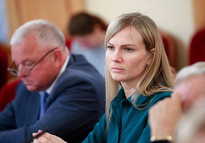 Член Комитета по охране здоровья Юлия Дрожжина