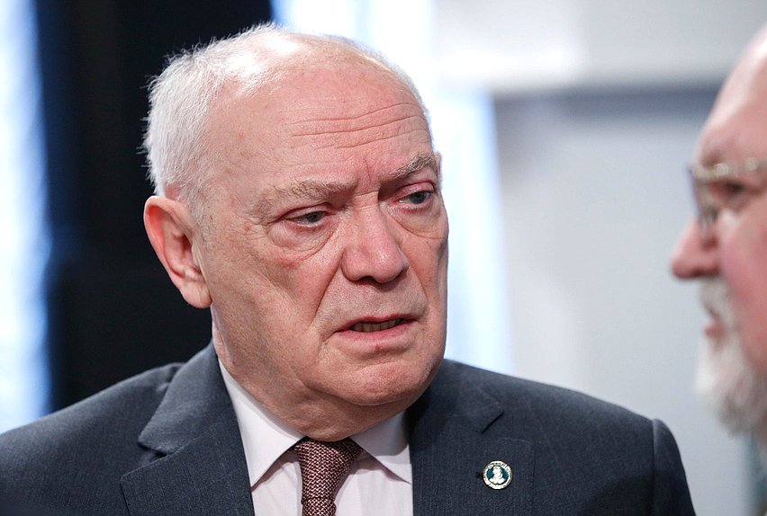 Член Комитета по охране здоровья Александр Румянцев