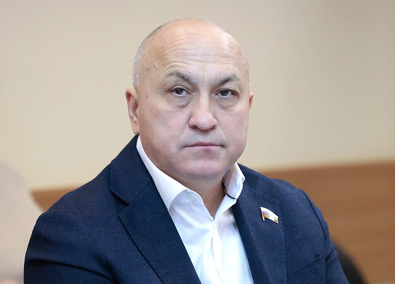 Член Комитета по экологии, природным ресурсам и охране окружающей среды Марсель Шайдуллин