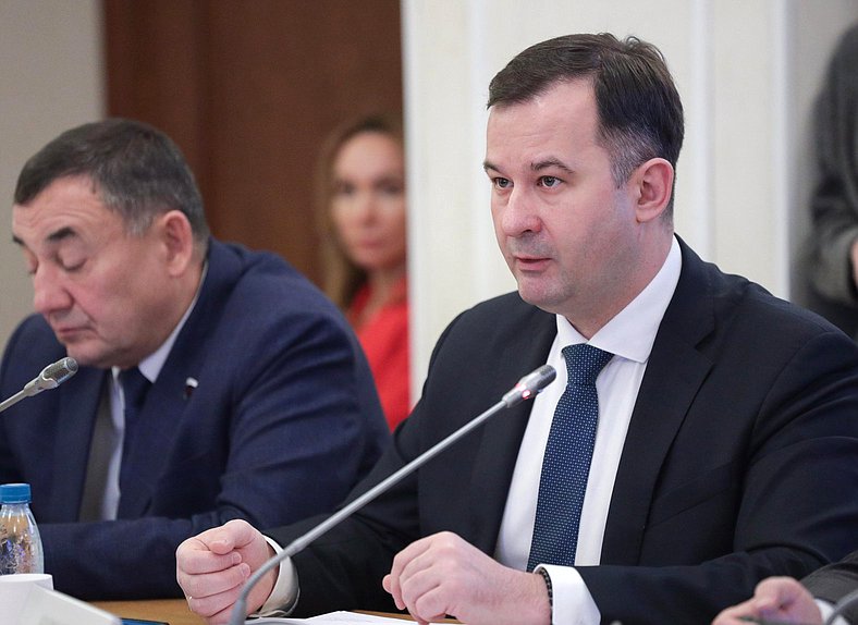 Совместное заседание Комитетов по экологии, природным ресурсам и охране окружающей среды, по промышленности и торговле и по строительству и жилищно-коммунальному хозяйству