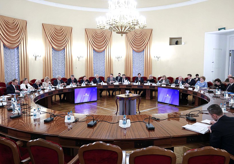 Заседание Комитета по охране здоровья с участием Министра здравоохранения РФ Михаила Мурашко