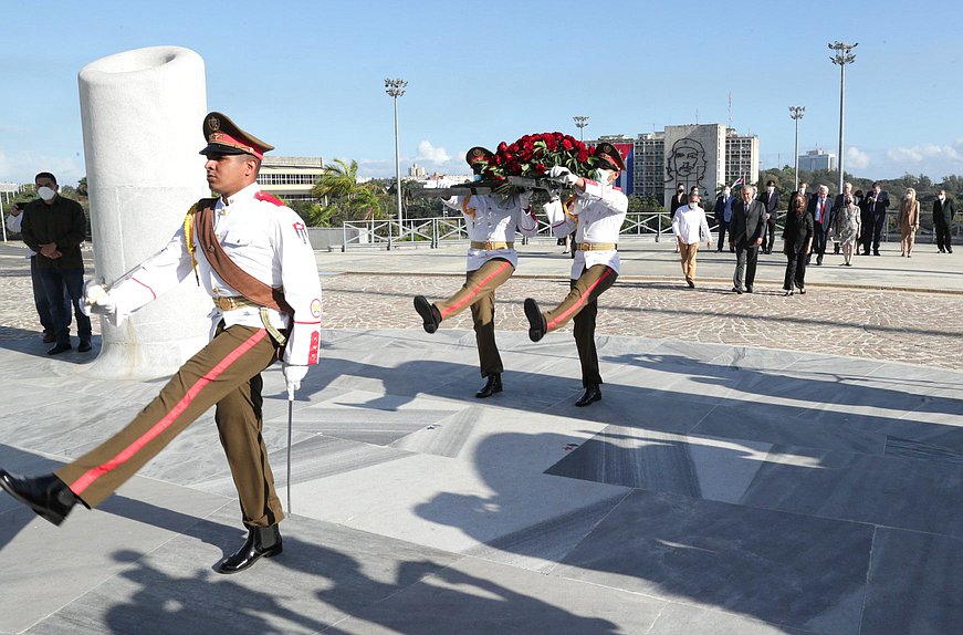 Vyacheslav Volodin took part in a wreath-laying ceremony at the José Martí Memorial in Havana