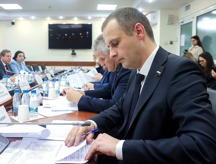 Председатель Комитета по охране здоровья Сергей Леонов