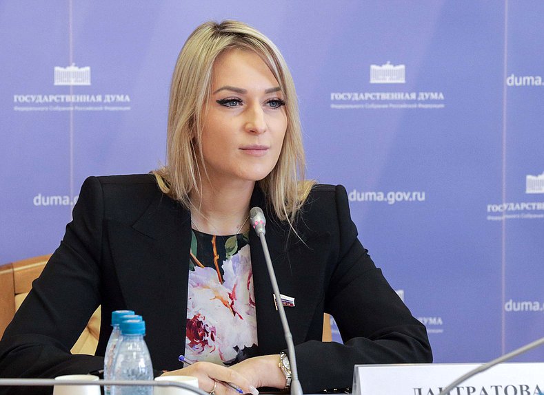 Председатель Комитета по развитию гражданского общества, вопросам общественных и религиозных объединений Яна Лантратова