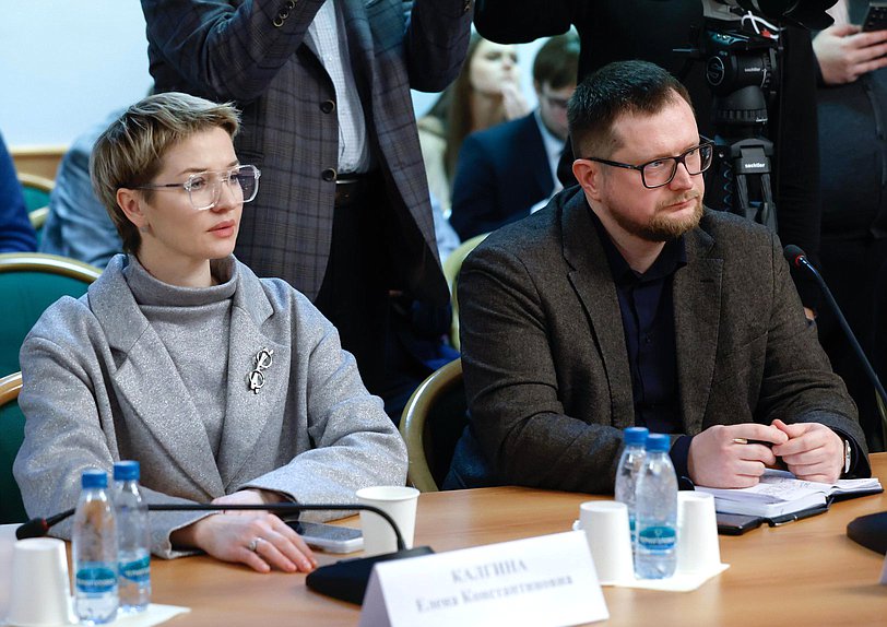 Круглый стол на тему «Реализация Основ государственной политики по сохранению и укреплению традиционных российских духовно-нравственных ценностей в медиапространстве»