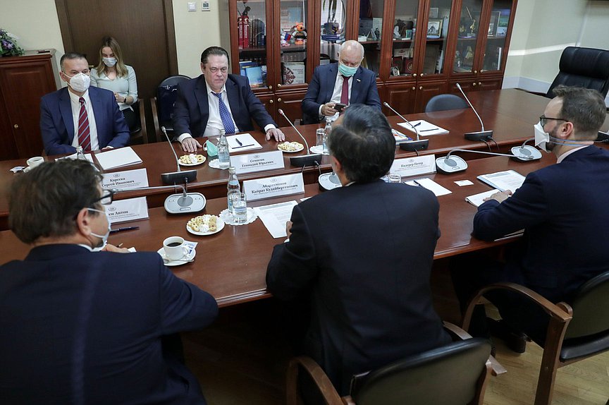 Meeting of Chairman of the Committee on Issues of Nationalities Gennady Semigin and OSCE High Commissioner on National Minorities Kairat Abdrakhmanov