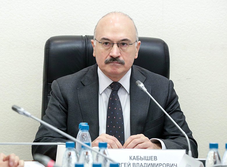 Председатель Комитета по науке и высшему образованию Сергей Кабышев