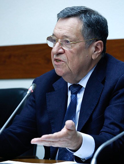 Председатель Комитета по бюджету и налогам Андрей Макаров