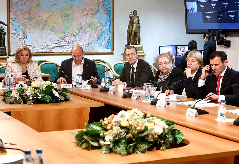 Парламентские слушания Комитета по развитию Дальнего Востока и Арктики на тему «Совершенствование нормативно-правового регулирования развития топливно-энергетического комплекса Дальнего Востока и Арктики»