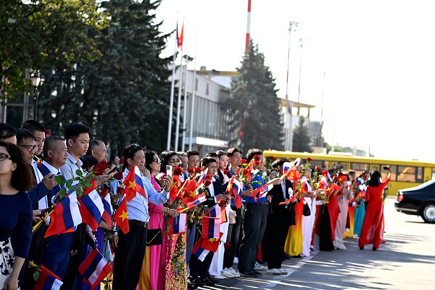 Visita oficial a la Federación de Rusia del Presidente de la Asamblea Nacional de la República Socialista de Vietnam, Tran Thanh Man