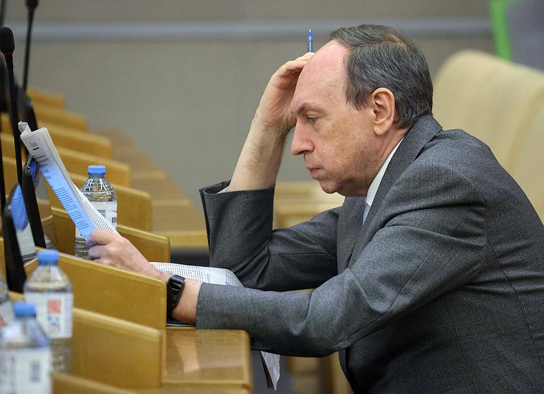 Первый заместитель Председателя Комитета по международным делам Вячеслав Никонов