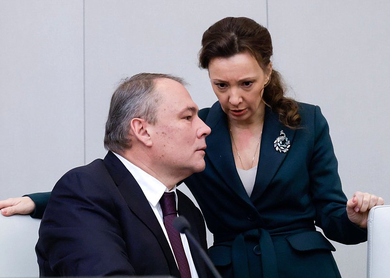 Заместители Председателя Государственной Петр Толстой и Анна Кузнецова