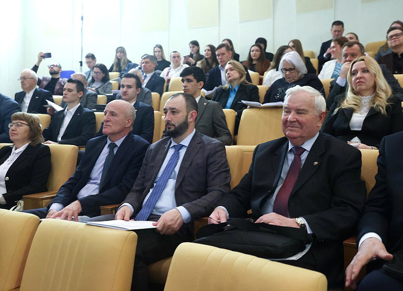 Парламентские слушания на тему «Стратегические направления развития АПК в современных условиях санкционного давления»