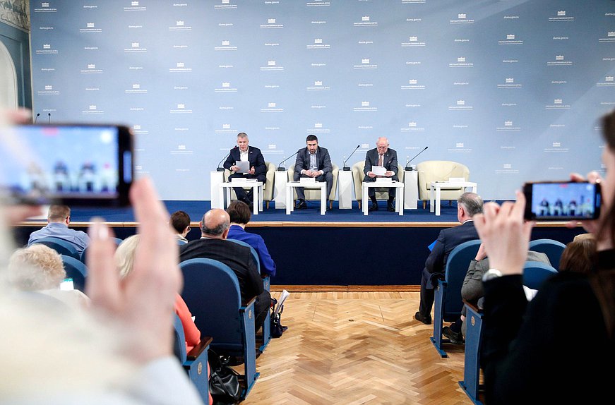 Круглый стол Комитета по охране здоровья на тему «Лекарственное страхование (обеспечение) в РФ. Перспективы развития»