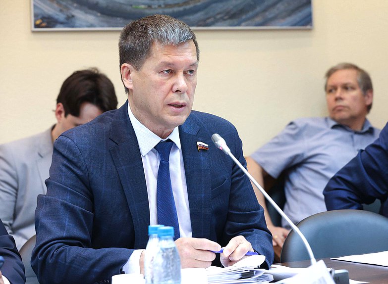 Член Комитета по экологии, природным ресурсам и охране окружающей среды Зариф Байгускаров