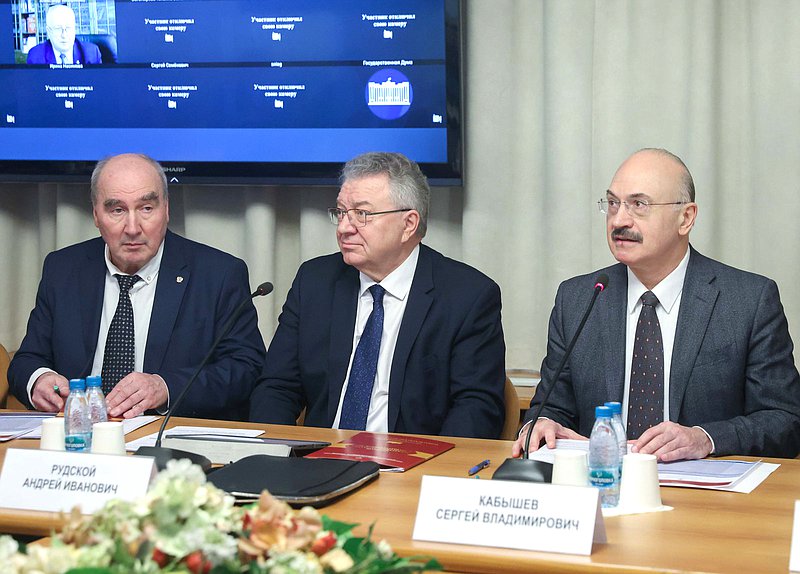 Ректор Санкт-Петербургского политехнического университета (СПбПУ) Андрей Рудской и Председатель Комитета по науке и высшему образованию Сергей Кабышев