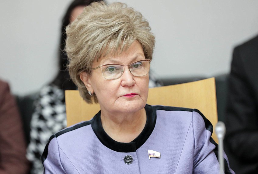 Член Комитета по вопросам семьи, женщин и детей Татьяна Ларионова