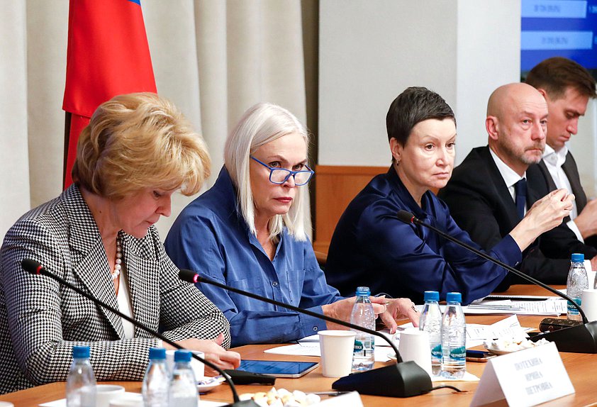 Председатель Комитета по просвещению Ирина Белых