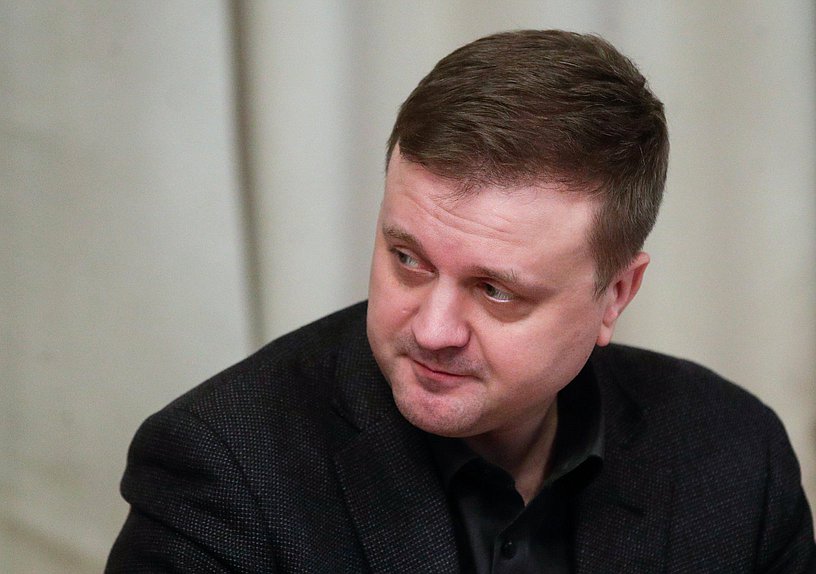 Председатель Комитета по региональной политике и местному самоуправлению Алексей Диденко