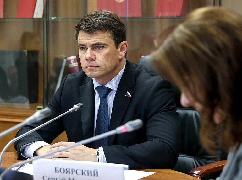 Председатель Комитета по информационной политике, информационным технологиям и связи Сергей Боярский