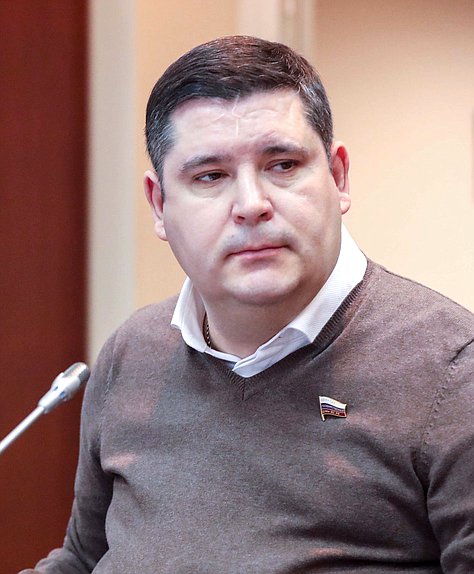 Заместитель Председателя Комитета по молодежной политике Михаил Киселев