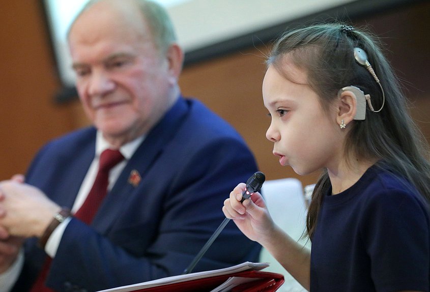 Парламентские слушания Комитета по защите семьи, вопросам отцовства, материнства и детства на тему «Социокультурная интеграция детей с нарушениями слуха»