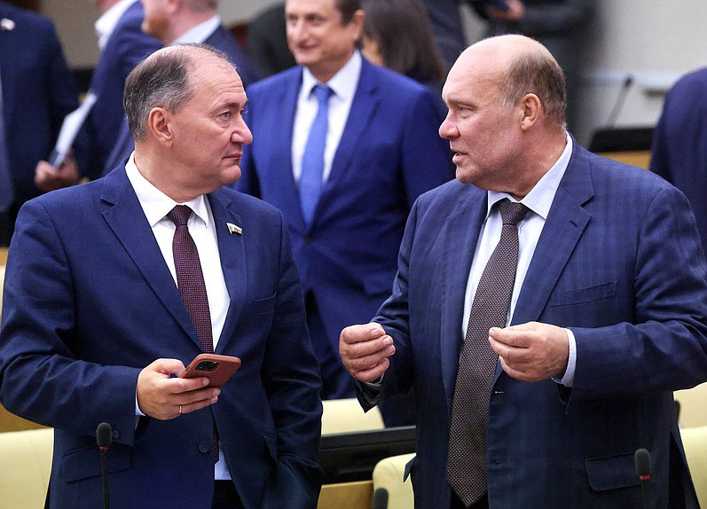 Член Комитета по международным делам Дмитрий Белик и член Комитета по обороне Андрей Колесник