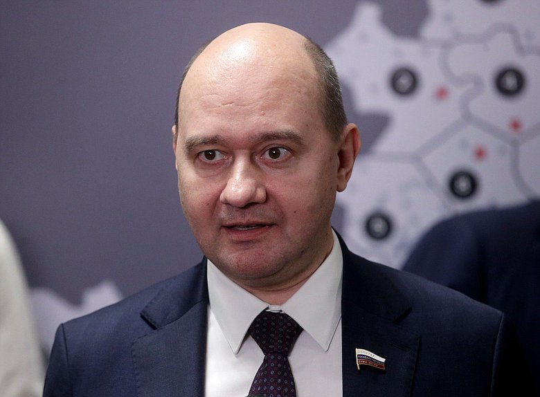 Заместитель Председателя Комитета по развитию гражданского общества, вопросам общественных и религиозных объединений Олег Леонов