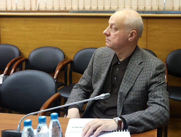 Член Комитета по бюджету и налогам Игорь Шубин