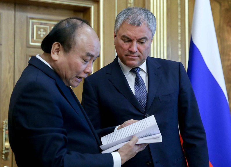 Chairman of the State Duma Viacheslav Volodin and Prime Minister of the Socialist Republic of Vietnam Nguyễn Xuân Phúc