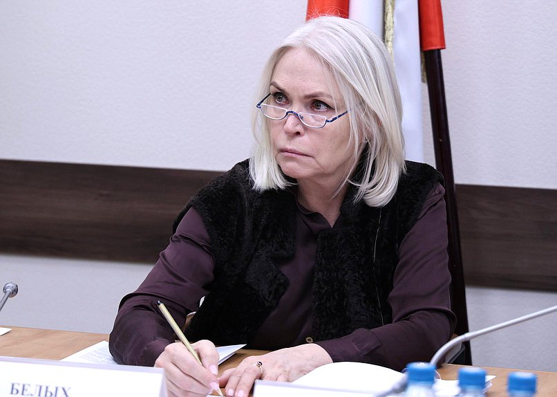 Председатель Комитета по просвещению Ирина Белых
