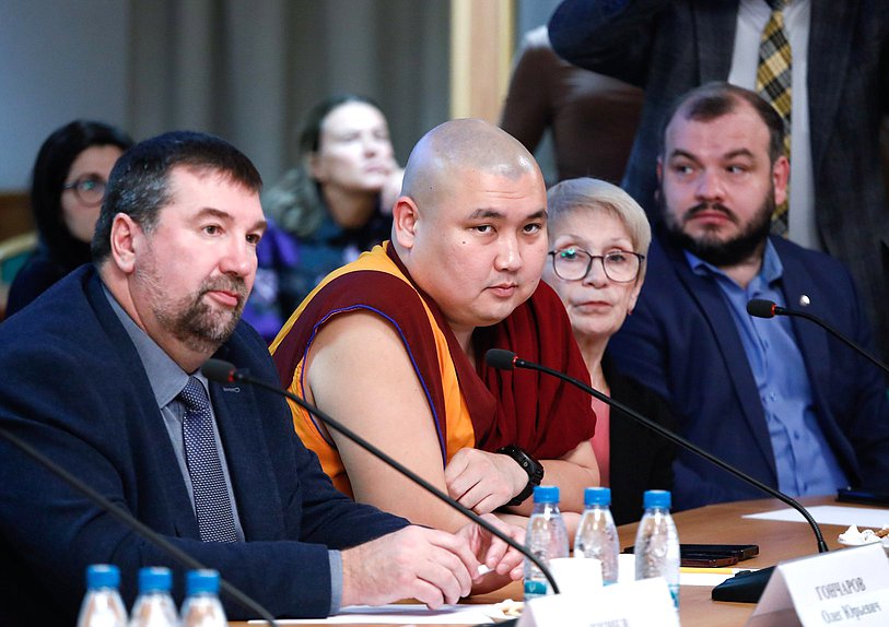 Круглый стол на тему «Роль общественных и религиозных объединений в социально-трудовой адаптации лиц, оказавшихся в трудной жизненной ситуации»