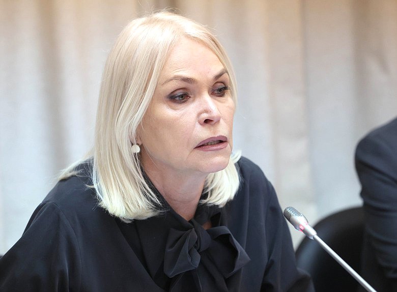 Председатель Комитета по просвещению Ирина Белых