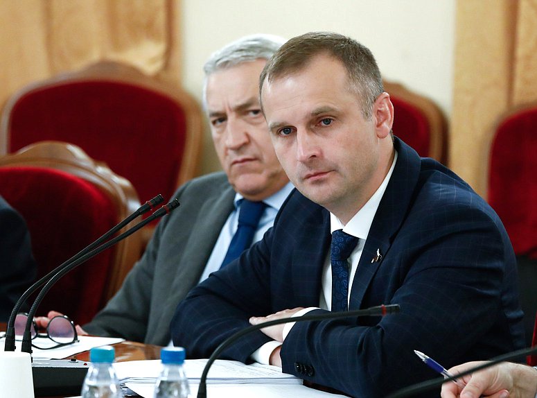 Председатель Комитета по охране здоровья Сергей Леонов