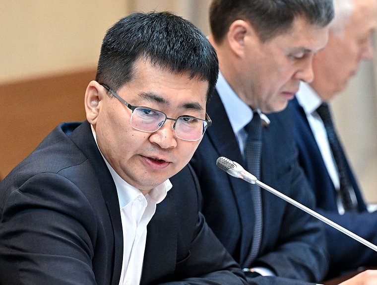 Член Комитета по экологии, природным ресурсам и охране окружающей среды Николай Будуев