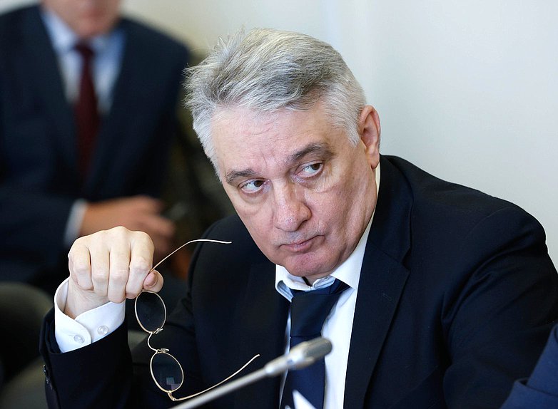 Заместитель Председателя Комитета по финансовому рынку Аркадий Свистунов