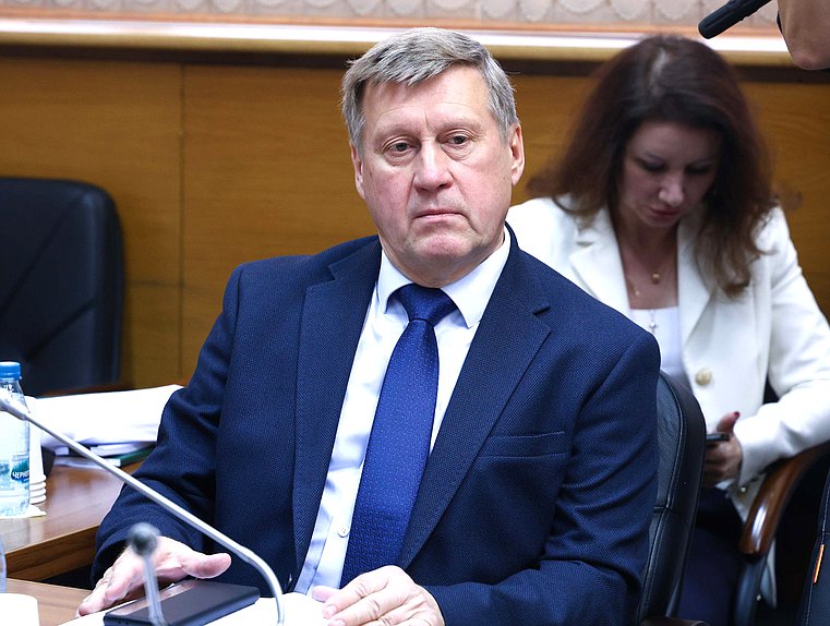 Член Комитета по бюджету и налогам Анатолий Локоть